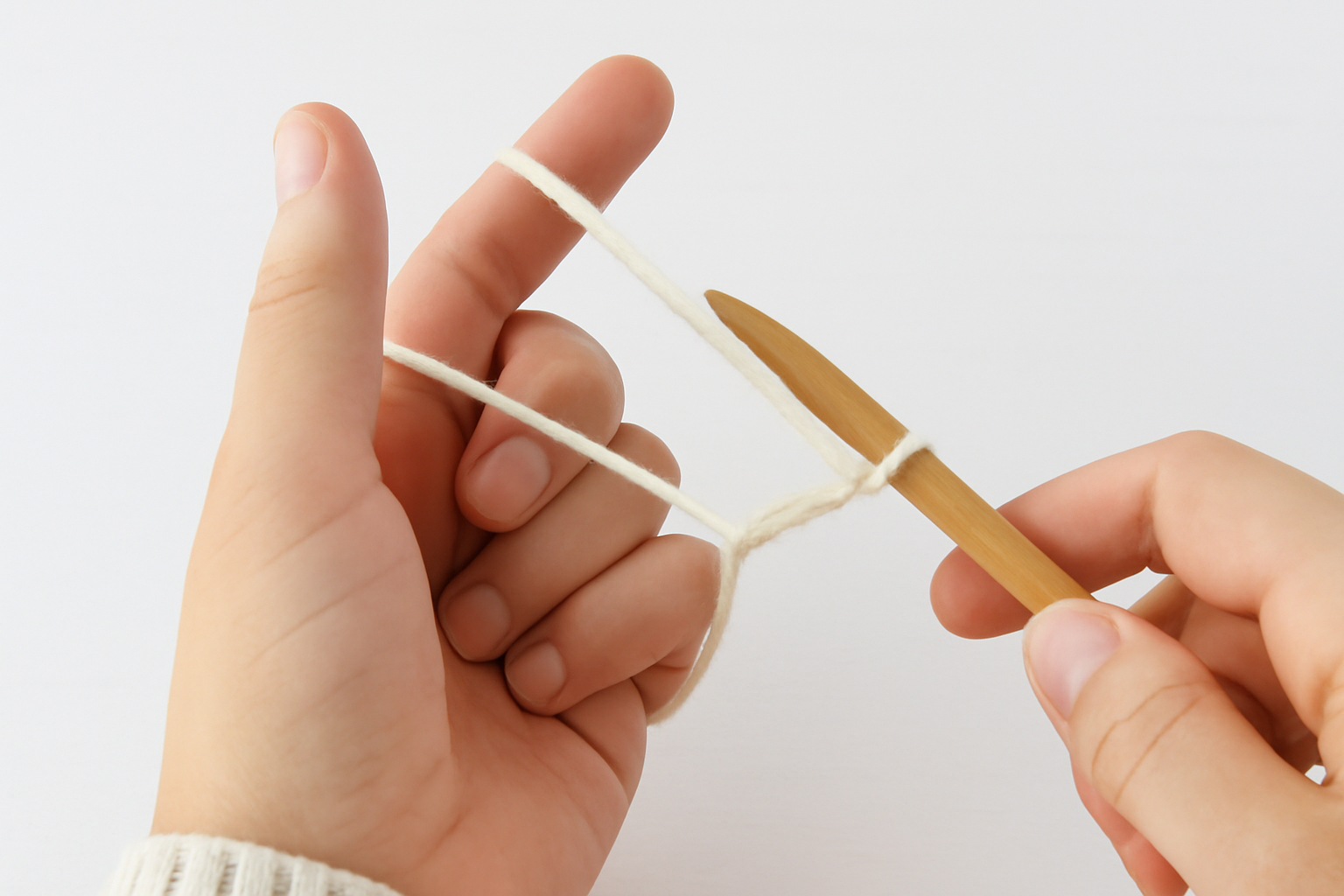 Long-Tail Cast-On: Slingshot Method