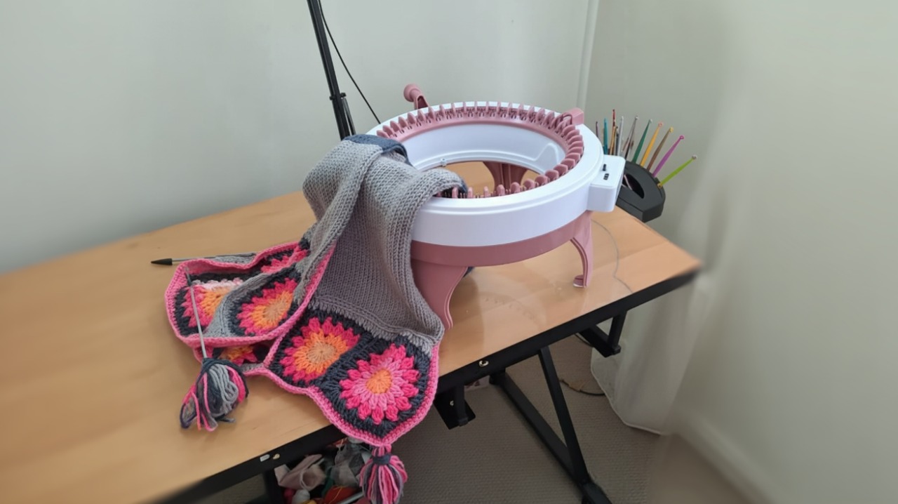 Best Knitting Machine for Blankets
